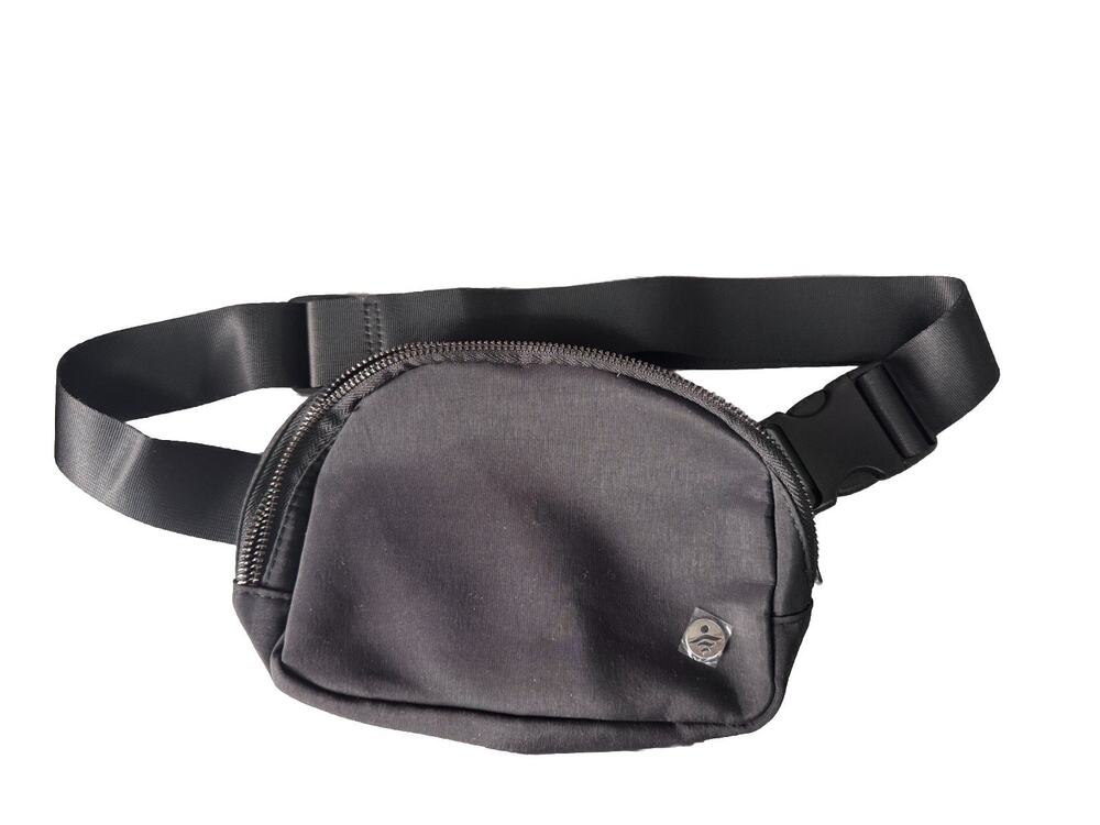 Halara Black Nylon Belt Bag Fanny Pack Adjustable Crossbody Travel Everyday - Picture 1 of 5